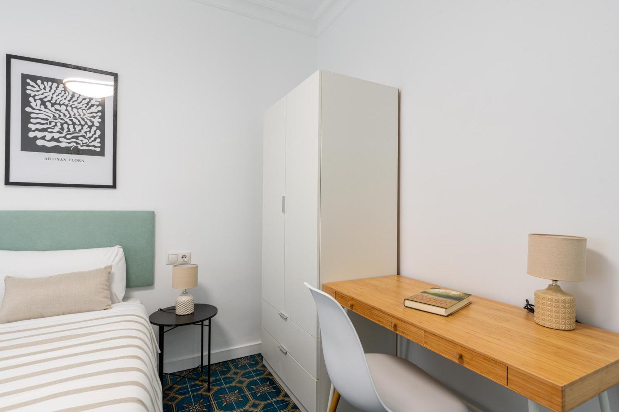 Piso Elegante Y Nuevo De 3 Habitaciones Y 2 Banos เซบีญา ภายนอก รูปภาพ