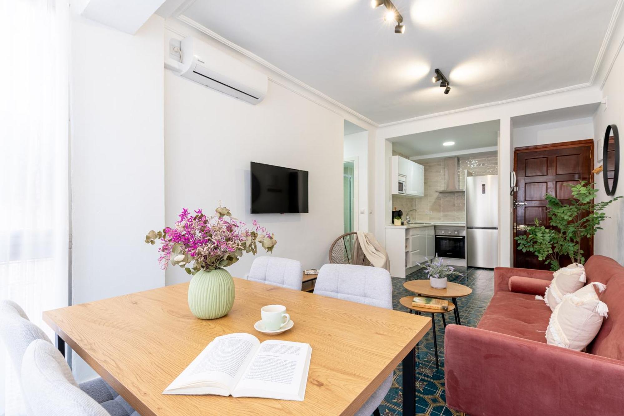 Piso Elegante Y Nuevo De 3 Habitaciones Y 2 Banos เซบีญา ภายนอก รูปภาพ