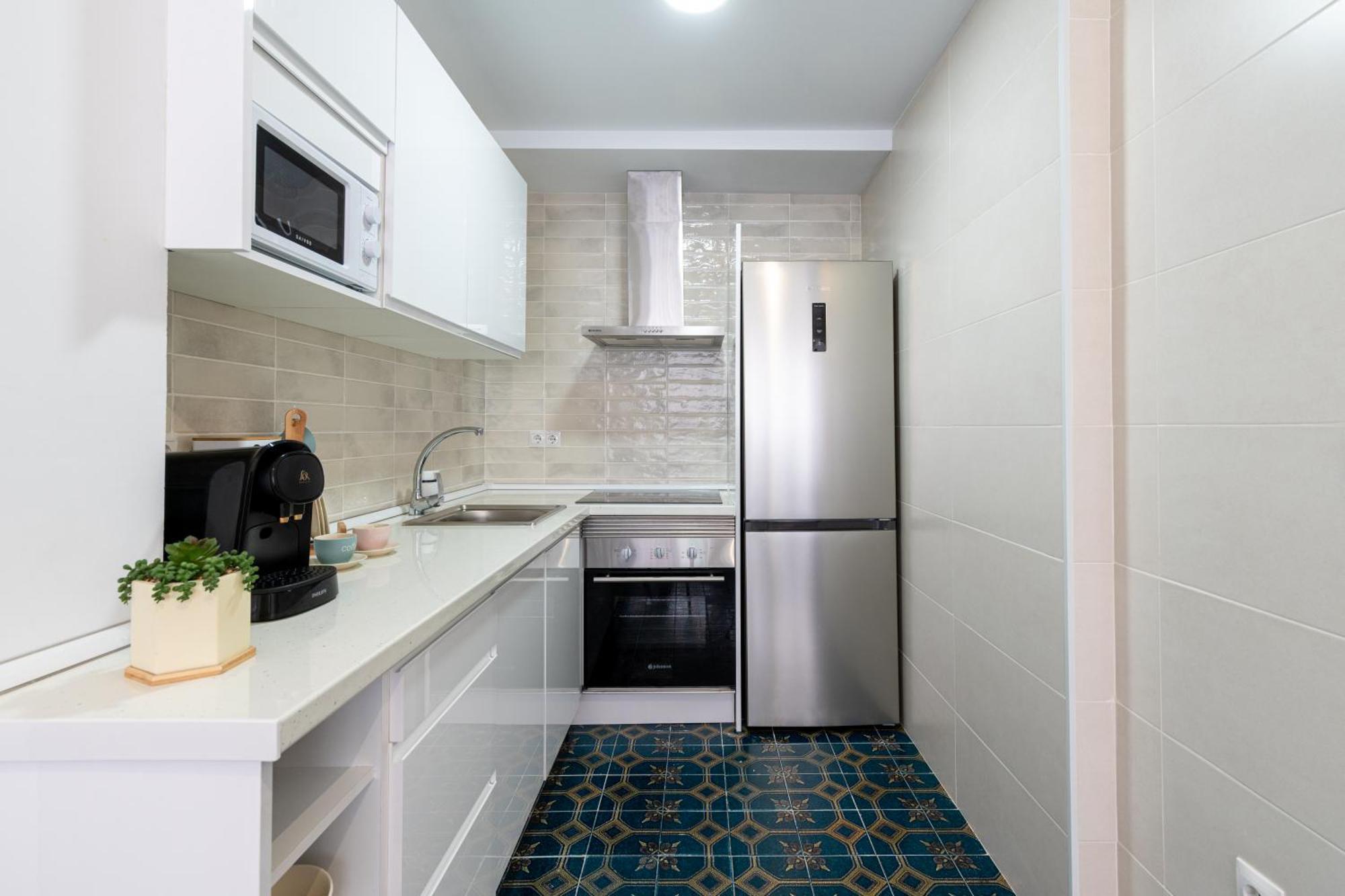 Piso Elegante Y Nuevo De 3 Habitaciones Y 2 Banos เซบีญา ภายนอก รูปภาพ
