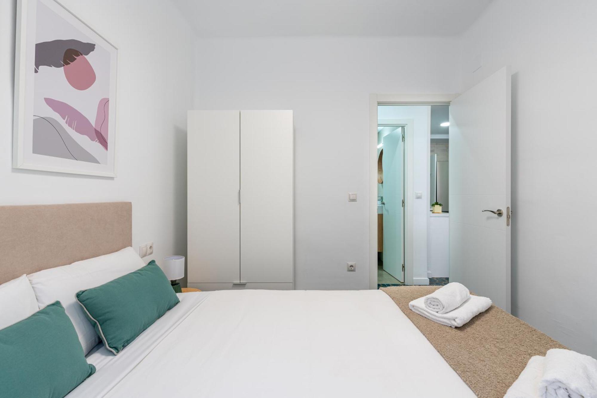 Piso Elegante Y Nuevo De 3 Habitaciones Y 2 Banos เซบีญา ภายนอก รูปภาพ