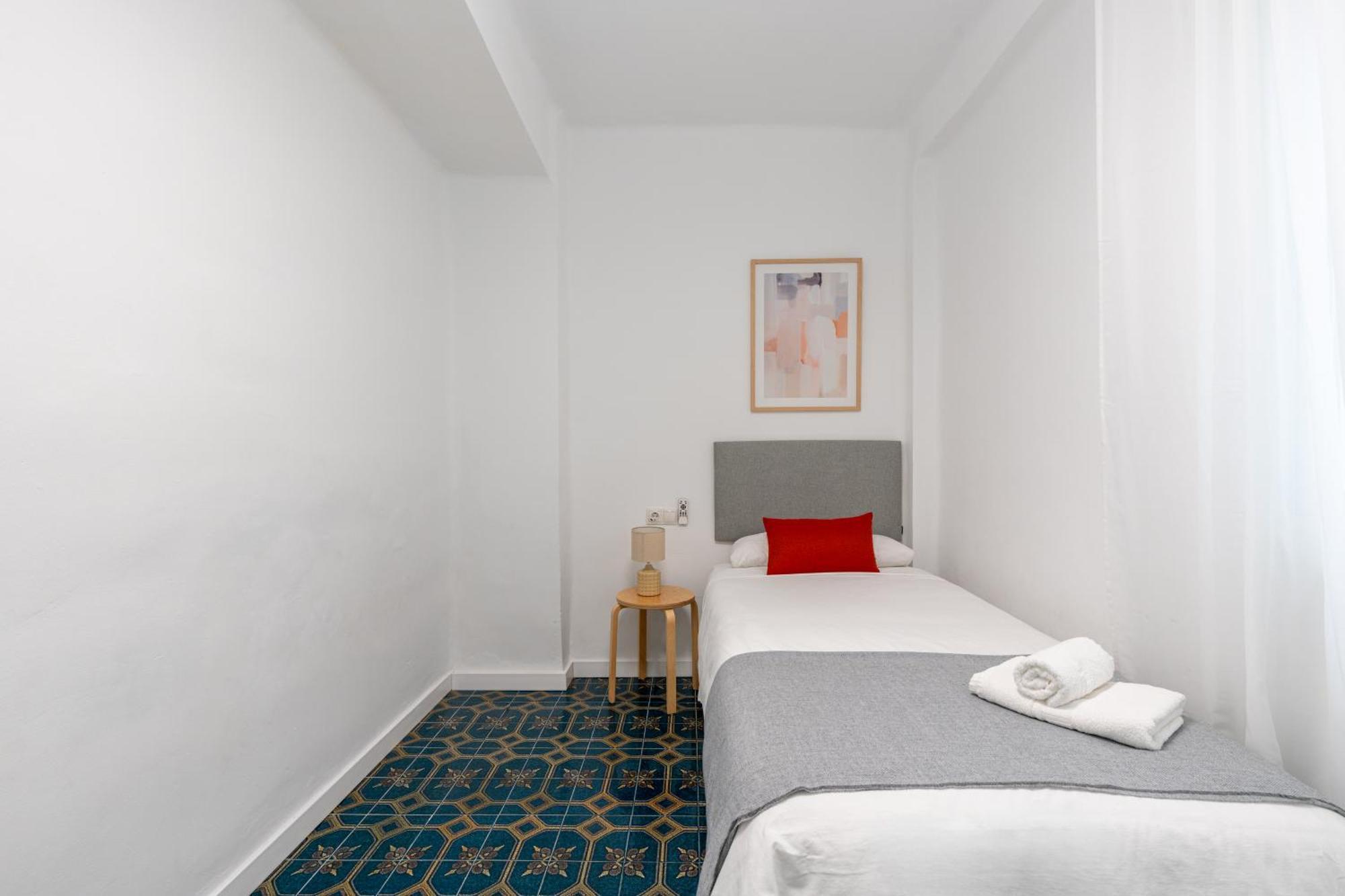 Piso Elegante Y Nuevo De 3 Habitaciones Y 2 Banos เซบีญา ภายนอก รูปภาพ