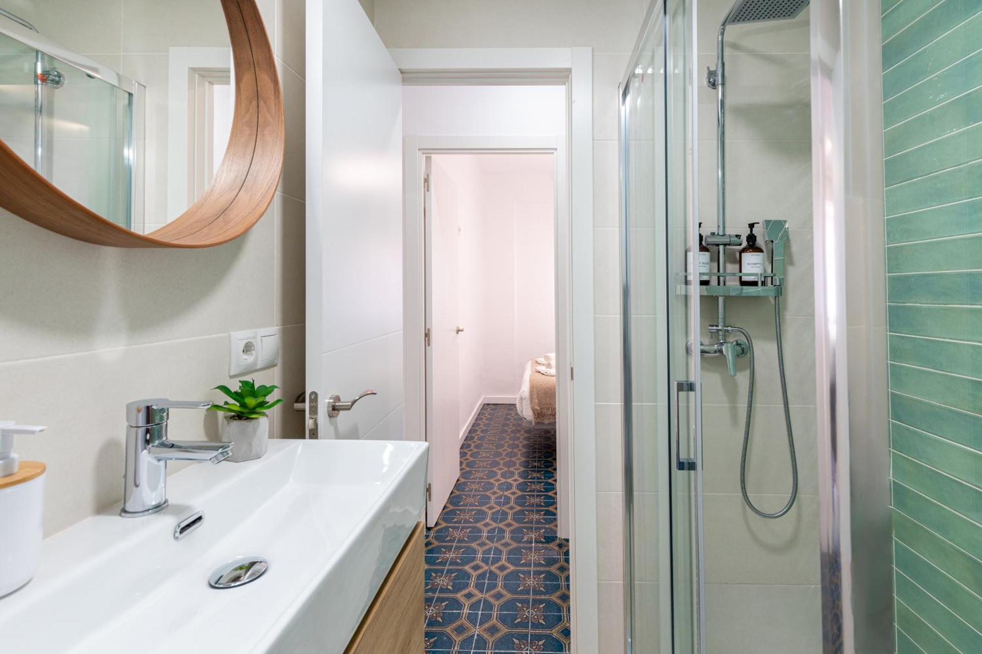 Piso Elegante Y Nuevo De 3 Habitaciones Y 2 Banos เซบีญา ภายนอก รูปภาพ